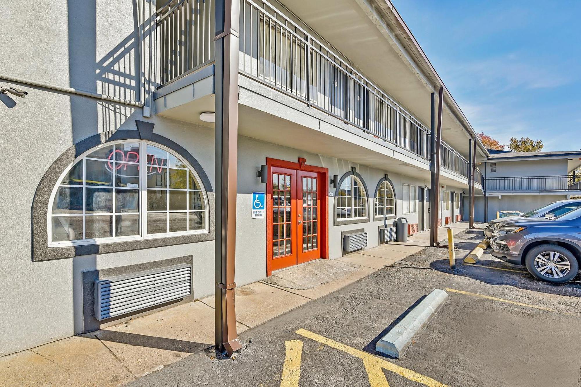 Oyo Hotel Shreveport Airport North Exterior photo